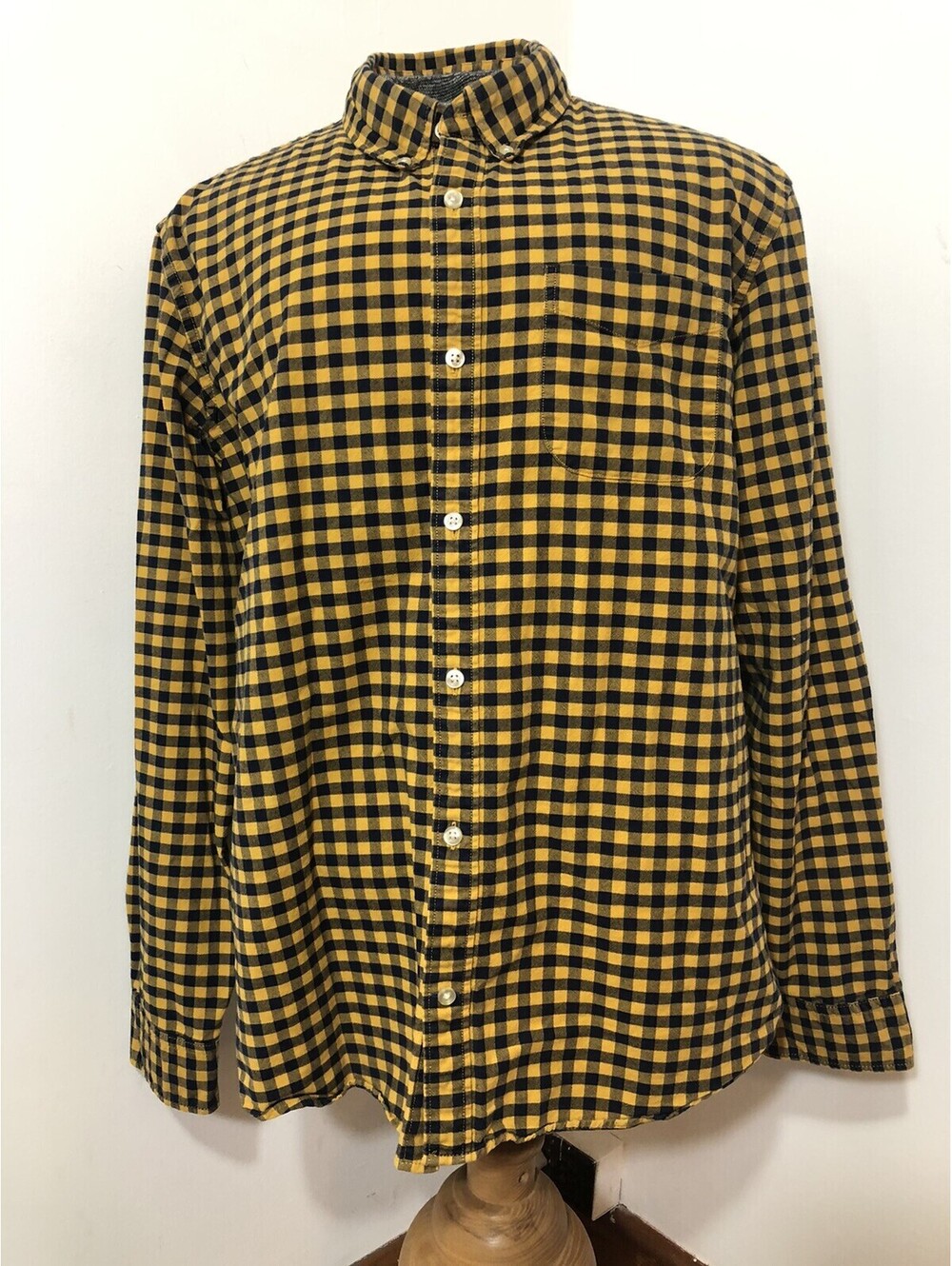 GAP Standard Fit Mens XL Cotton Plaid Shirt Black Gold Button Collar Pocket